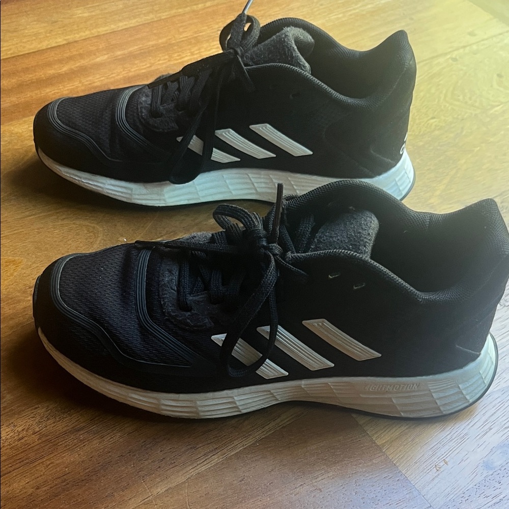 Adidas Boys Black and White Running Shoes Size 3